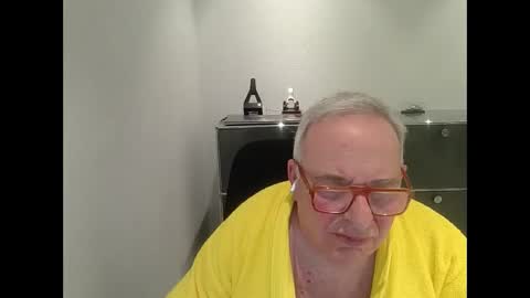Snapshot of martin_1947 chatting on February 8, 9:15 pm martin_1947 online show from February 8, 9:15 pm