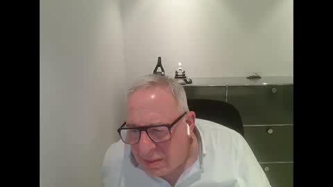 Snapshot of martin_1947 chatting on February 16, 8:22 pm martin_1947 online show from February 16, 8:22 pm