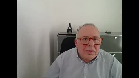 Snapshot of martin_1947 chatting on September 14, 12:59 pm martin_1947 online show from September 14, 12:59 pm