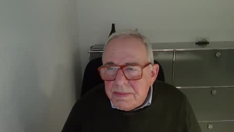 Snapshot of martin_1947 chatting on November 15, 3:30 pm martin_1947 online show from November 15, 3:30 pm