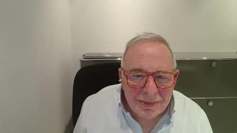 Snapshot of martin_1947 chatting on January 11, 8:14 pm martin_1947 online show from January 11, 8:14 pm