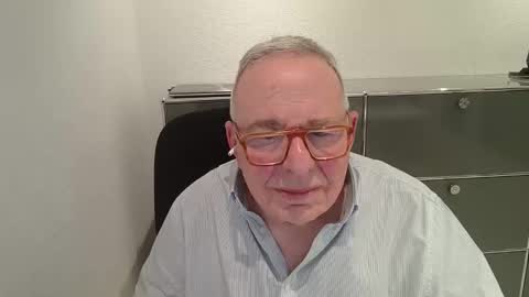 Snapshot of martin_1947 chatting on January 18, 9:40 pm martin_1947 online show from January 18, 9:40 pm
