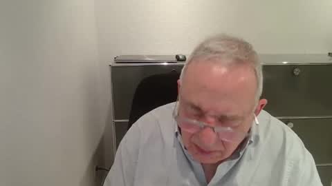 Snapshot of martin_1947 chatting on February 28, 9:27 pm martin_1947 online show from February 28, 9:27 pm