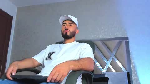 Snapshot of martin_foster_ chatting on February 16, 7:32 pm Martin Foster online show from February 16, 7:32 pm