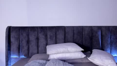 Laura online show from January 17, 8:22 pm