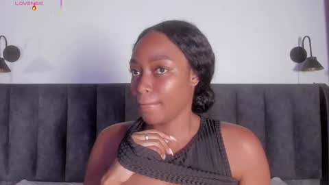 Laura online show from November 15, 7:54 pm