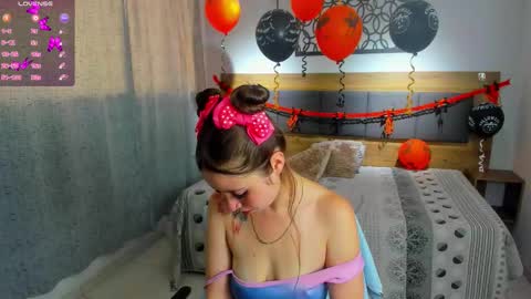 Snapshot of martina_lujann chatting on October 21, 1:01 pm M A R T I N A online show from October 21, 1:01 pm