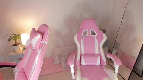 Snapshot of martina_monst chatting on September 24, 2:37 am martina Monst online show from September 24, 2:37 am