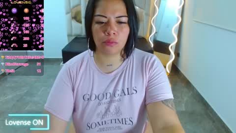 Snapshot of martina_tay chatting on January 10, 6:20 am Hey im martina online show from January 10, 6:20 am
