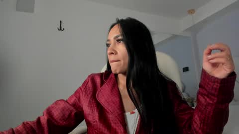 Snapshot of martinaa_roberts chatting on July 14, 12:00 pm martinaa_roberts online show from July 14, 12:00 pm