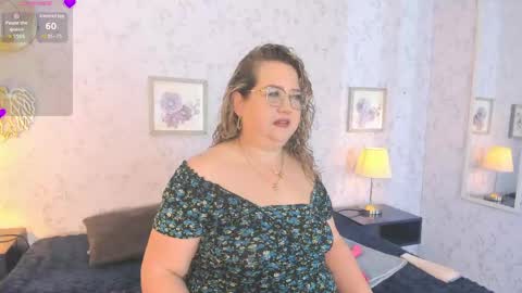 Martina Caicedo online show from June 4, 10:21 am