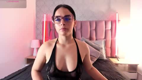 martina rizzi online show from December 19, 3:35 am