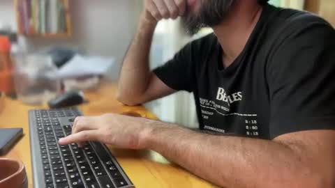 Snapshot of martincito22xl chatting on February 19, 3:05 pm Martincito online show from February 19, 3:05 pm