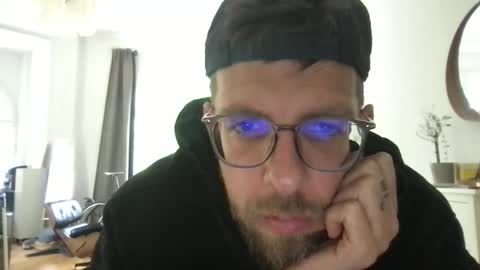 martinmagic467657 online show from May 6, 9:36 am