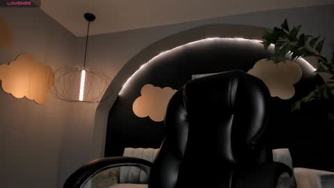 Martinna Bonnet online show from March 12, 10:26 am