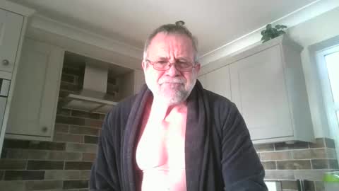 Snapshot of martinrgbxxxx chatting on November 8, 9:42 am martinrgbxxxx online show from November 8, 9:42 am