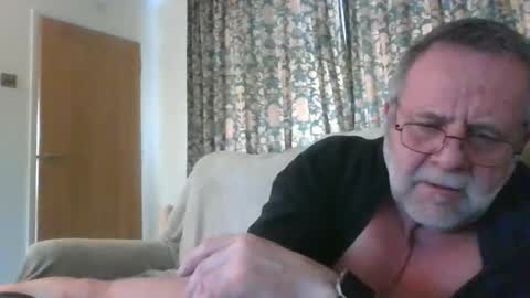 Snapshot of martinrgbxxxx chatting on January 19, 9:35 am martinrgbxxxx online show from January 19, 9:35 am