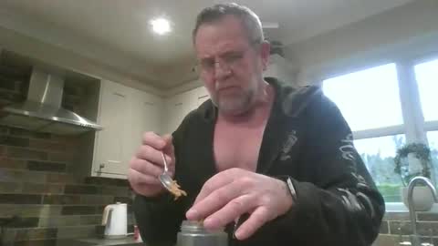 Snapshot of martinrgbxxxx chatting on February 3, 9:14 am martinrgbxxxx online show from February 3, 9:14 am