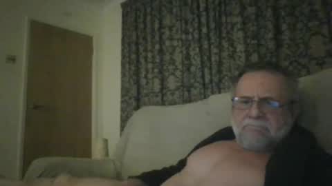 Snapshot of martinrgbxxxx chatting on February 27, 9:26 pm martinrgbxxxx online show from February 27, 9:26 pm
