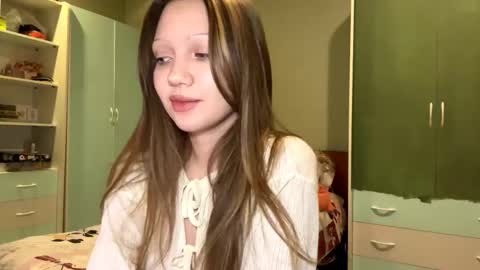 Snapshot of martinwion chatting on September 27, 8:25 pm Emily online show from September 27, 8:25 pm