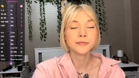 Lisa online show from March 2, 2:24 pm