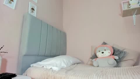 mary_cute9 online show from October 8, 12:14 pm