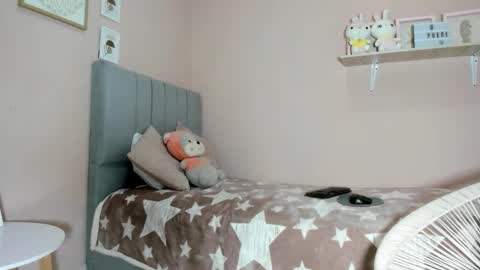 mary_cute9 online show from November 16, 12:00 pm