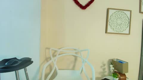 mary_cute9 online show from April 8, 12:16 pm