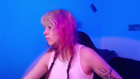 Snapshot of mary_janness chatting on November 19, 7:30 am 100 online show from November 19, 7:30 am