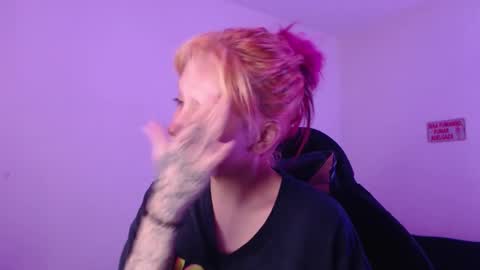 Snapshot of mary_janness chatting on November 24, 5:40 am 100 online show from November 24, 5:40 am