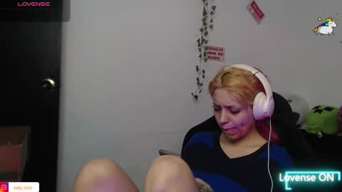 Snapshot of mary_janness chatting on December 2, 3:29 pm 100 online show from December 2, 3:29 pm