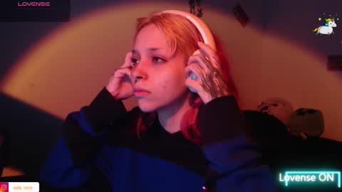 Snapshot of mary_janness chatting on December 3, 10:13 am 100 online show from December 3, 10:13 am