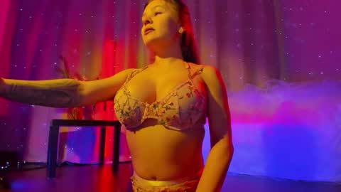 Julia online show from February 23, 12:19 am