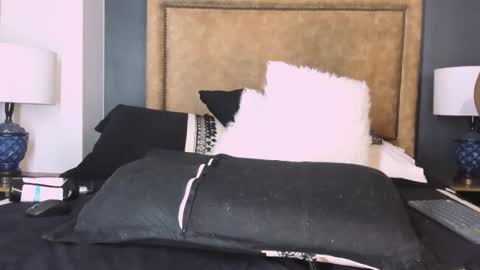   online show from February 18, 8:36 pm