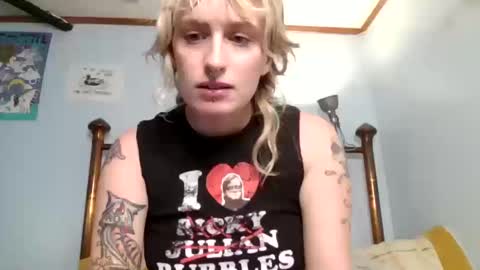 Snapshot of mary_lamb1212 chatting on October 9, 11:03 pm mary_lamb1212 online show from October 9, 11:03 pm