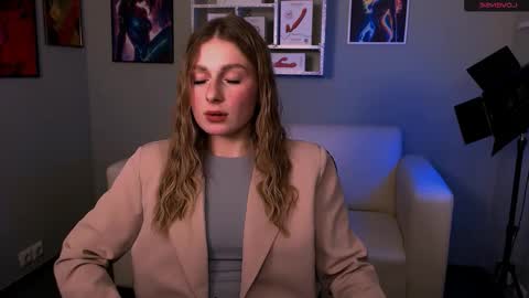 Mary online show from December 22, 8:17 pm