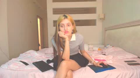 Snapshot of marya442004 chatting on October 10, 4:55 am marya442004 online show from October 10, 4:55 am