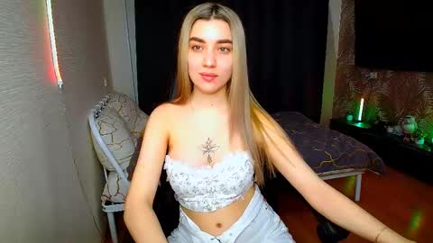 Snapshot of maryam_xs chatting on March 23, 12:47 am maryam online show from March 23, 12:47 am