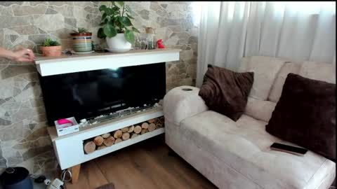 Engracia online show from July 7, 1:37 pm