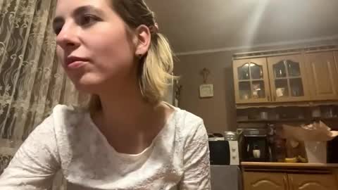 Tessa  online show from February 17, 6:25 pm