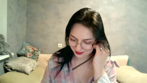 Snapshot of maryellensiewert chatting on November 22, 8:19 pm Stephie online show from November 22, 8:19 pm