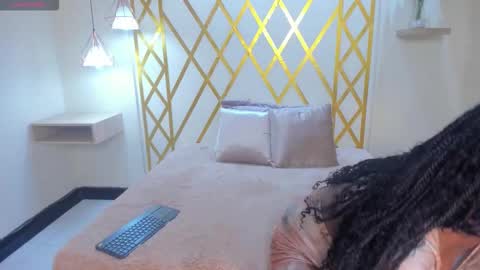   online show from November 17, 1:06 pm