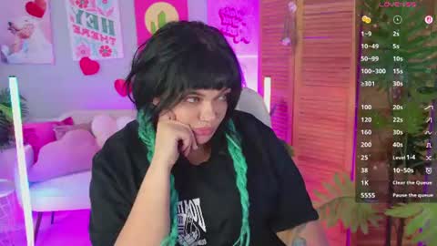 Mary online show from July 16, 2:01 pm