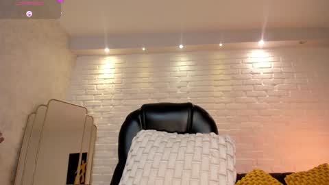  Mary  online show from February 7, 6:02 pm