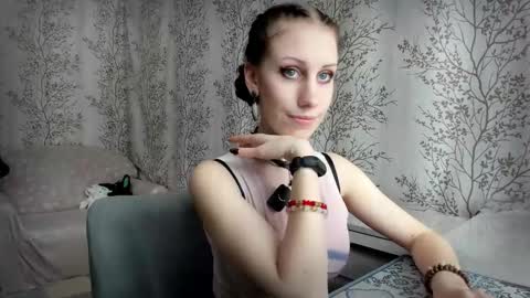 Snapshot of marylou_ chatting on February 11, 7:35 am Mary Lou online show from February 11, 7:35 am