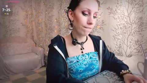 Snapshot of marylou_ chatting on March 1, 5:42 am Mary Lou online show from March 1, 5:42 am