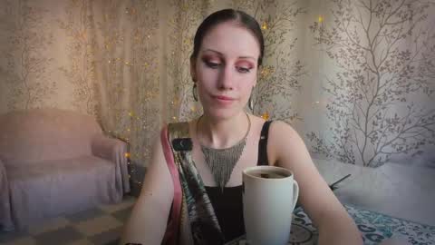Mary Lou online show from May 31, 8:10 am