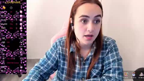 Dulce Maria online show from March 5, 5:07 am