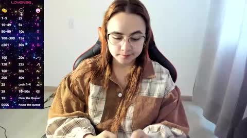 Dulce Maria online show from October 20, 7:25 pm