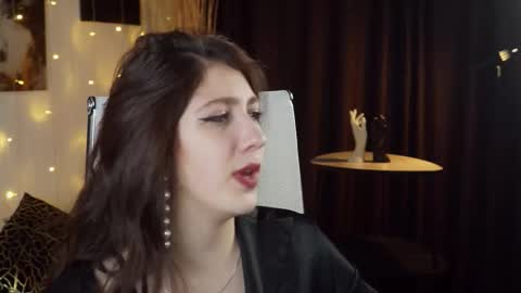 Mary Miller online show from December 15, 10:08 am